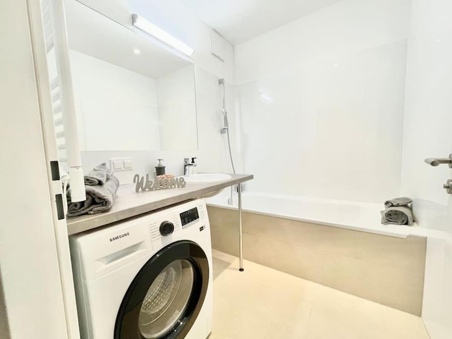 Premium Apartment With Terrace, A/C, Free Wifi And Netflix Vienne Extérieur photo